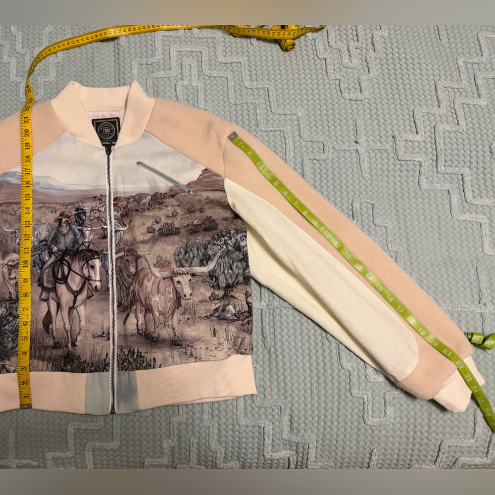 Double D Ranch Cream and Beige Western Print Bomber Jacket - Picture 4 of 5